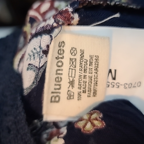 NWT Bluenotes cold shoulder bohemian top - Picture 7 of 7